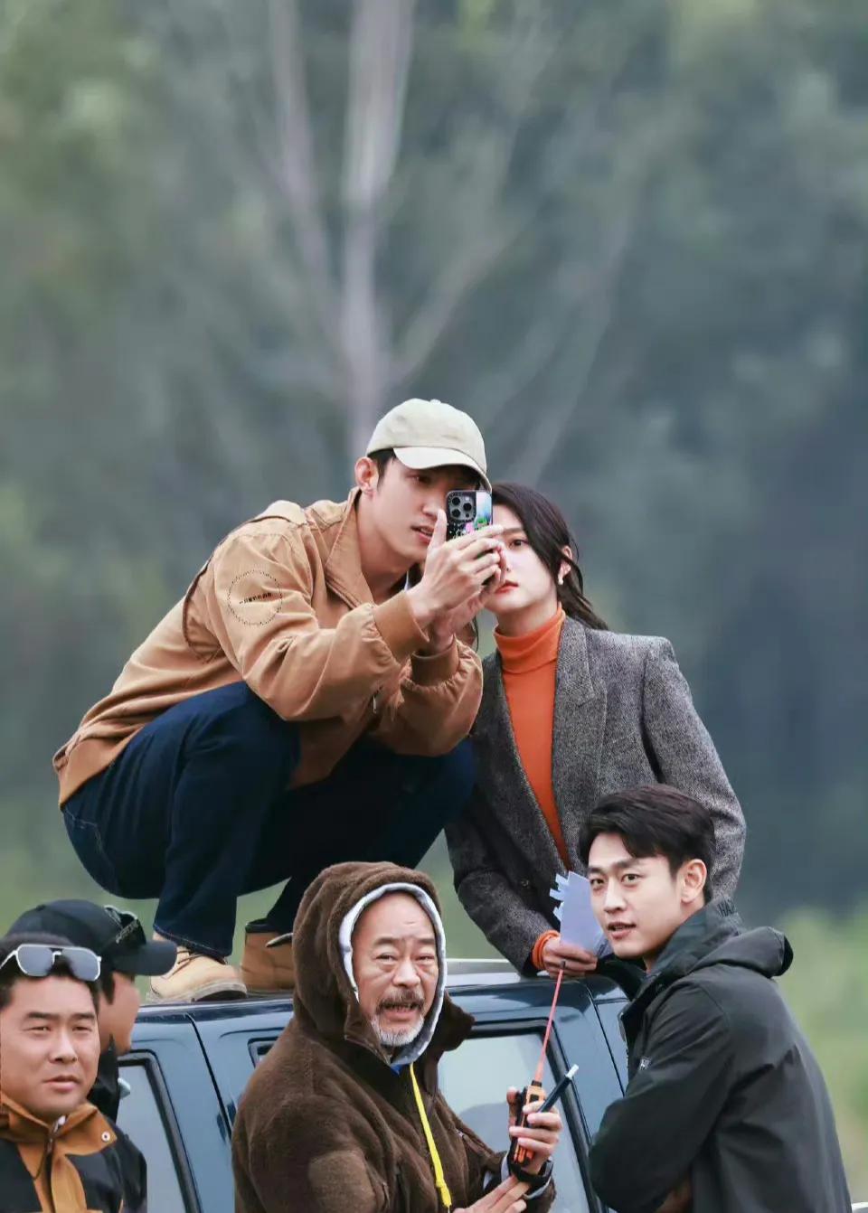 正在追《雪迷宫》的网友们有福了，黄景瑜和关晓彤新剧《烟花少年》一整个期待住了，这