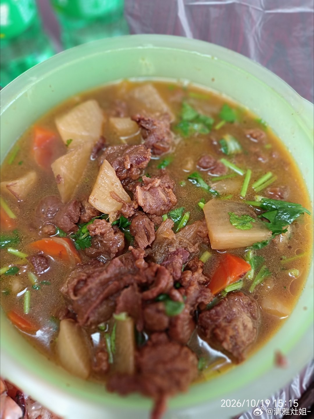 我和室友几乎很少在家做饭和吃饭一周得在两个姐姐家吃上5天，这种日子真是幸福啊！ 