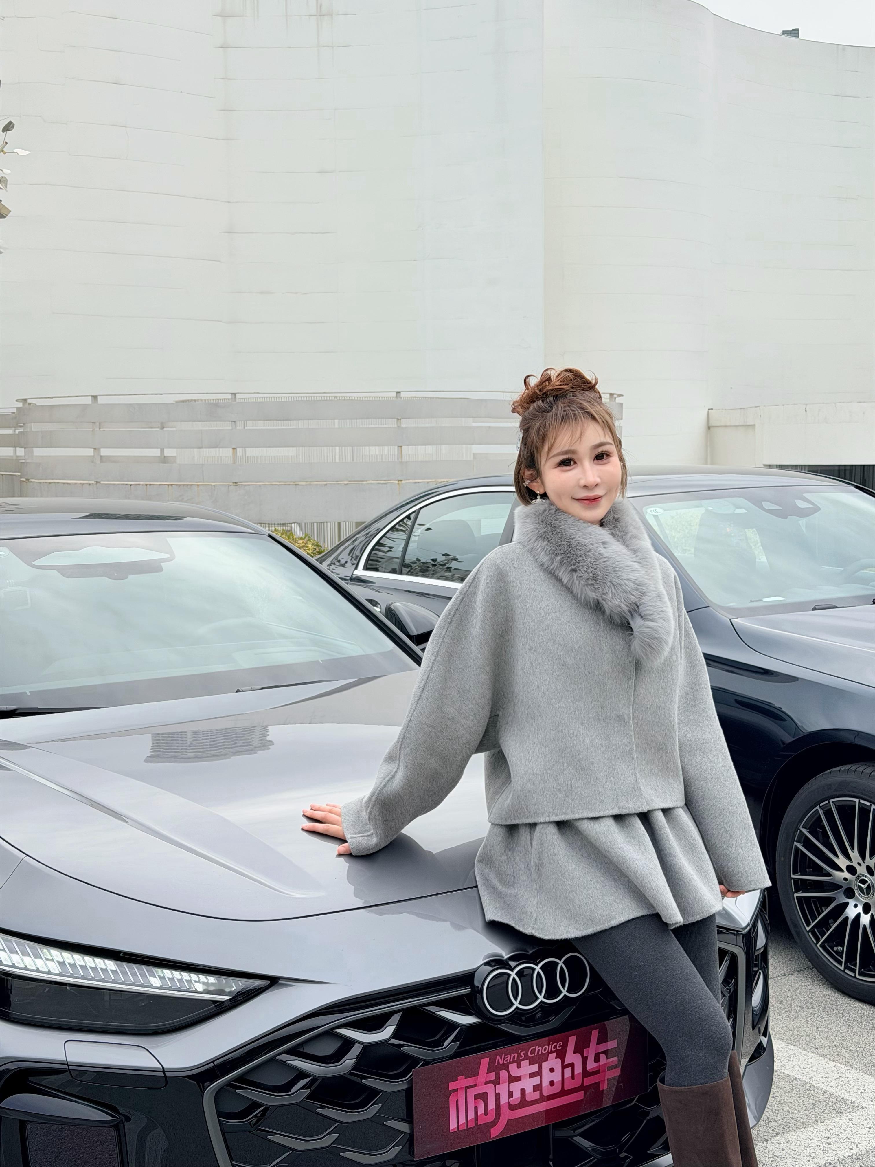 继续飞海卡尔12月是忙碌的今天早上去机场打了一个有点臭臭的车。司机全程唉声叹气（