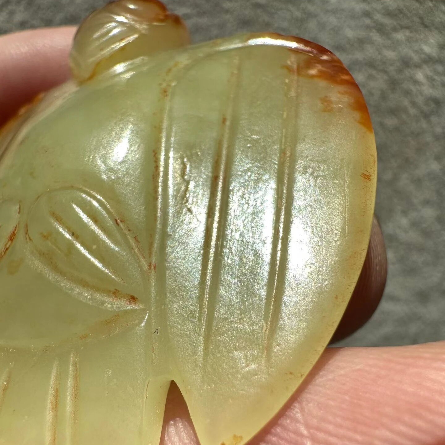 高古玉 红山“七星”图案，(见1图)。在红山玉器，其他物件上也有出显，只是位数不