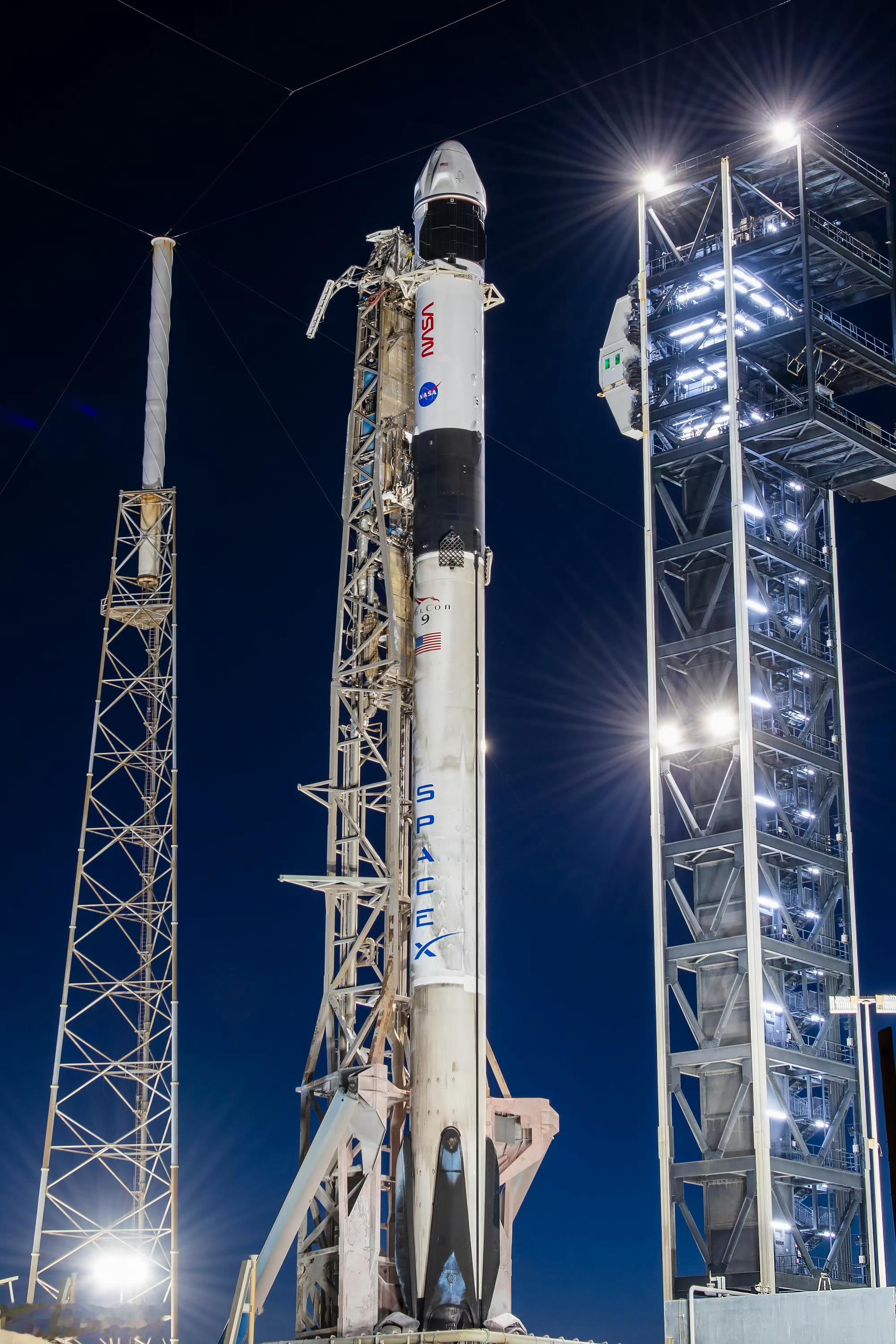 转运OK，静待发射！【航天 SpaceX 的猎鹰 9 号火箭与龙飞船已顺利转运至