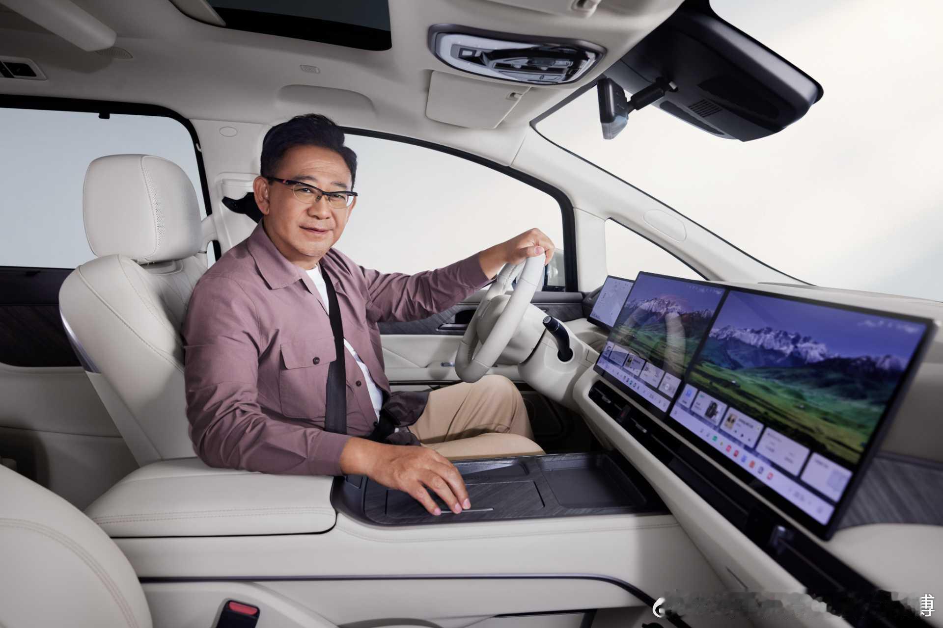 从荧幕到生活，姜武的选择从不含糊。高山7一家人的移动大客厅，让每个人都有好位置一