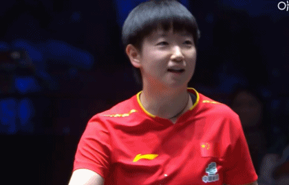 孙颖莎感慨对手发球太转 孙颖莎3-1战胜袁嘉楠晋级，赛后孙颖莎跟袁嘉楠感慨“（这