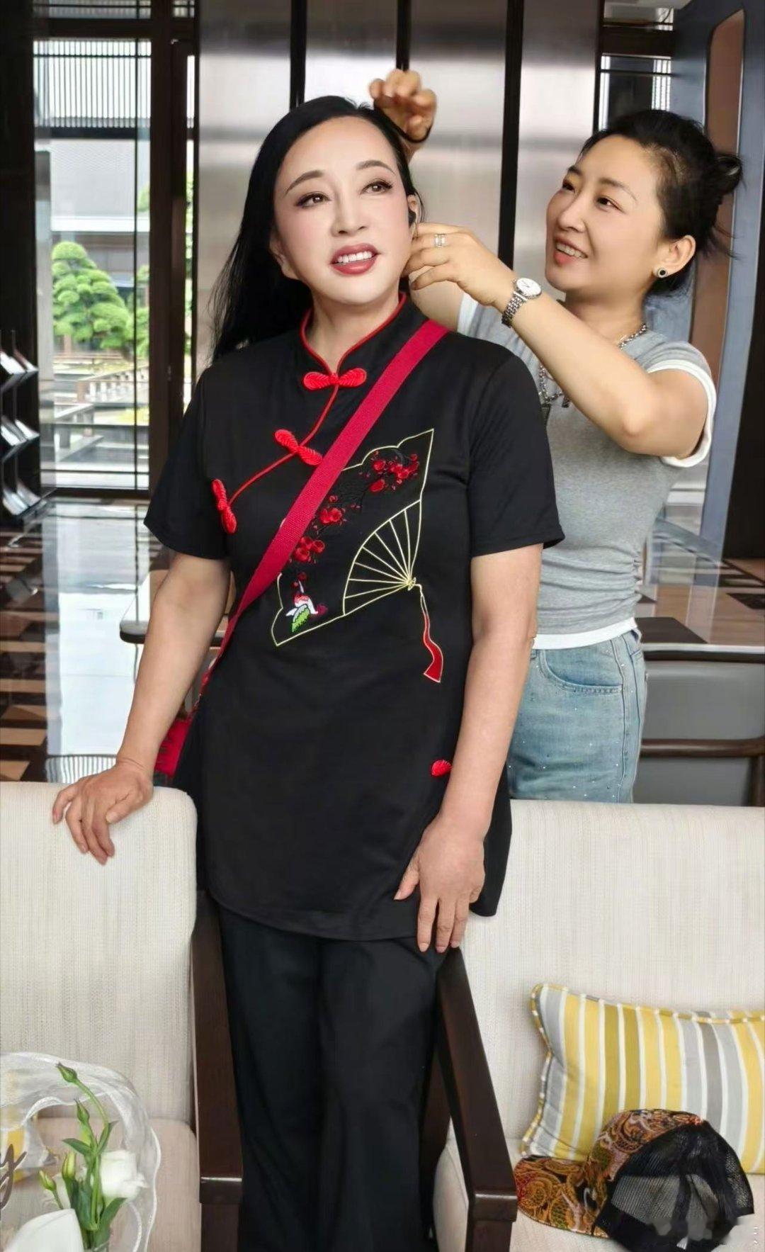 演过武则天的人格局就是不一样 她说向阳而生的时候语气特别轻，但你知道这四个字她扛