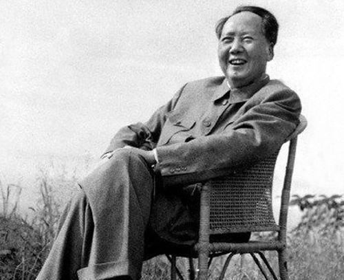 毛主席在延安住了13年。为什么后来他再也没有回去？我不想，我不能。
1935年，