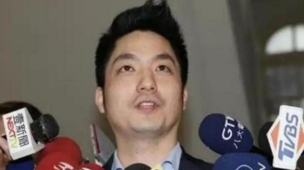 岛上传来消息，台北市市长、蒋介石的曾孙蒋万安公然表示，自己绝对不可能去选下一任国