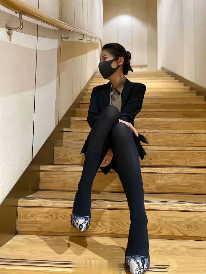 一人说一个秘密吧，反正这里谁也不认识你