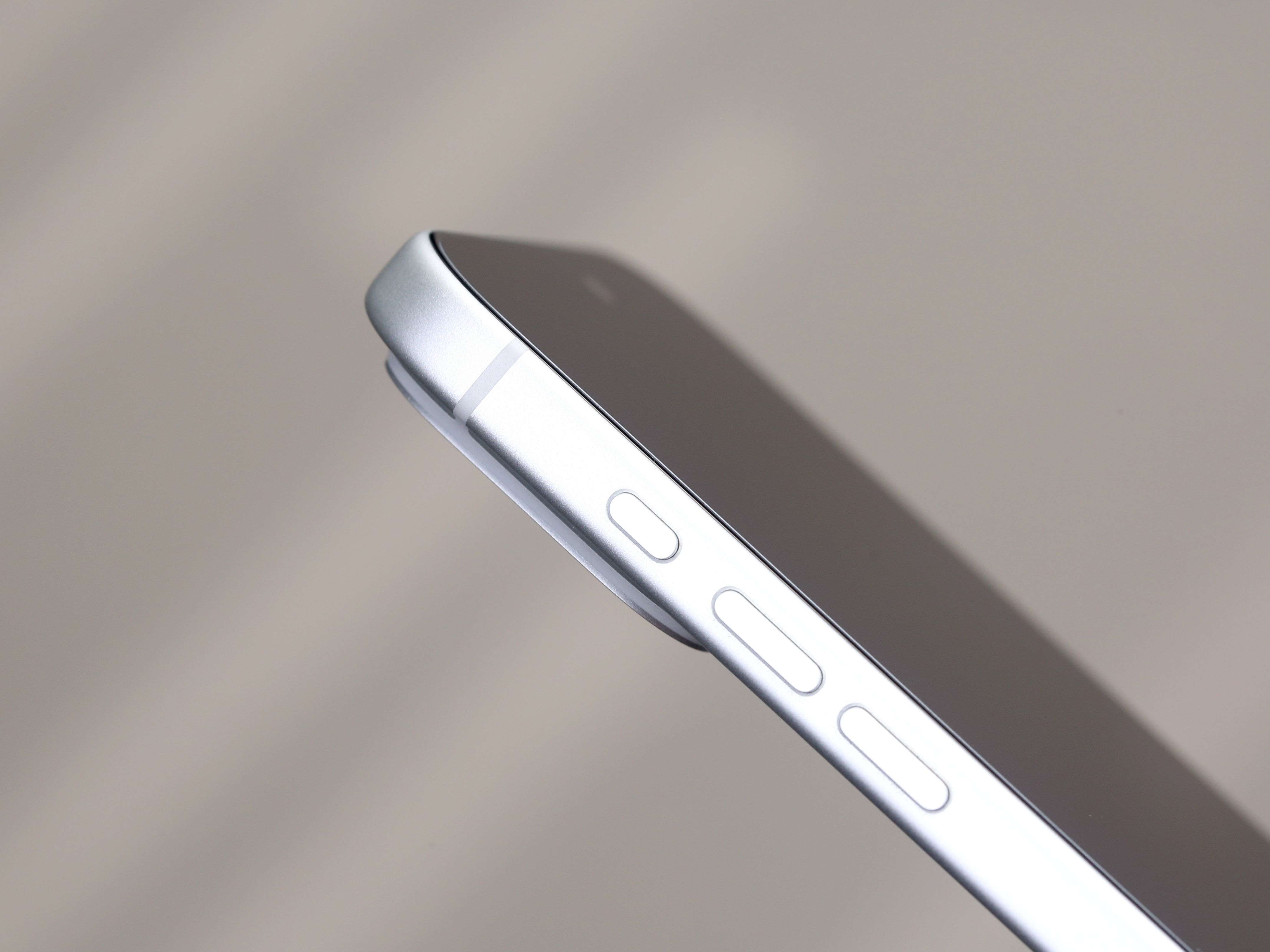 轻薄感拉满了的 PET AR 膜 12:00 准时交付 