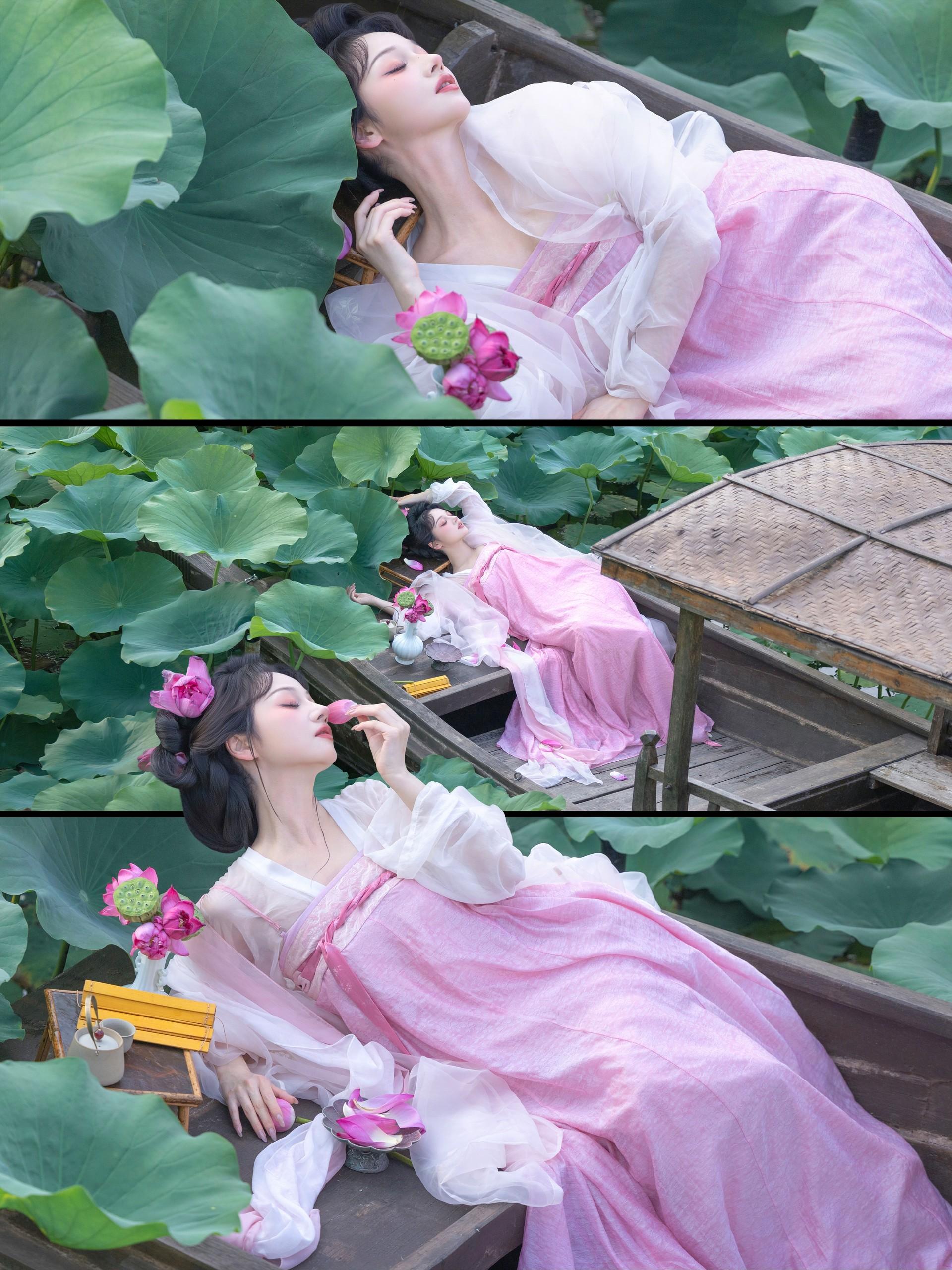 ‘ 一池荷叶、半覆轻烟 ’。