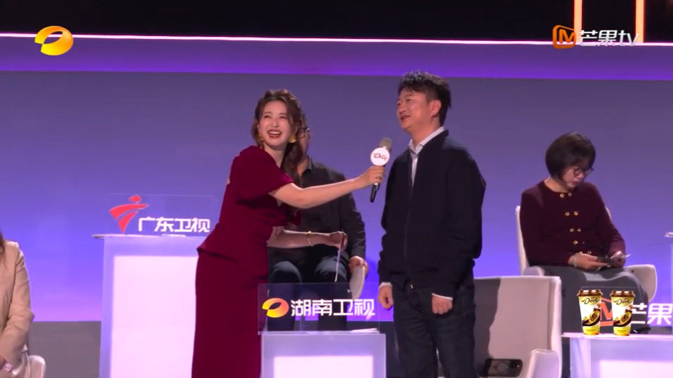   那英化身艺统本统！力荐苗梦初陈佩贤，满脸“好苗子一个都不能少”，何老师笑怼～