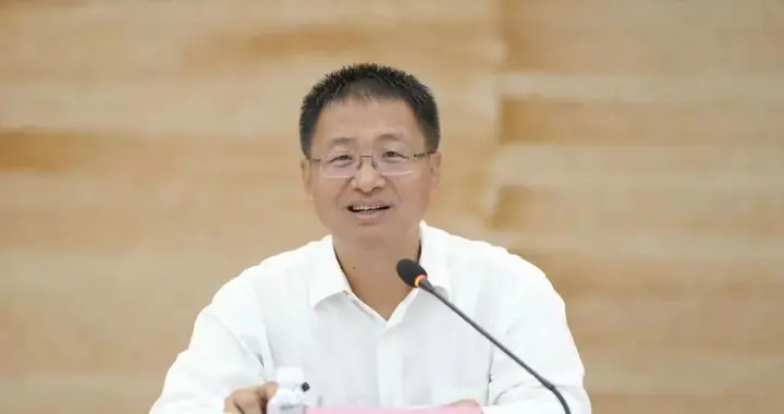 谢卫江任湖南省政府党组书记