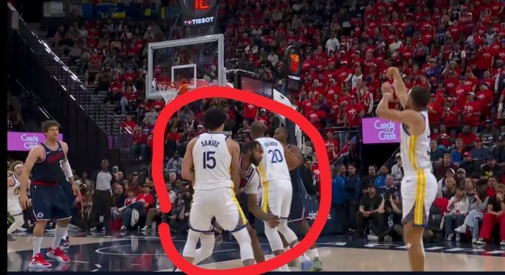 勇士移动掩护红利开始反噬了！！

在勇士vs快船的生死局中发生极其罕见一幕：勇士