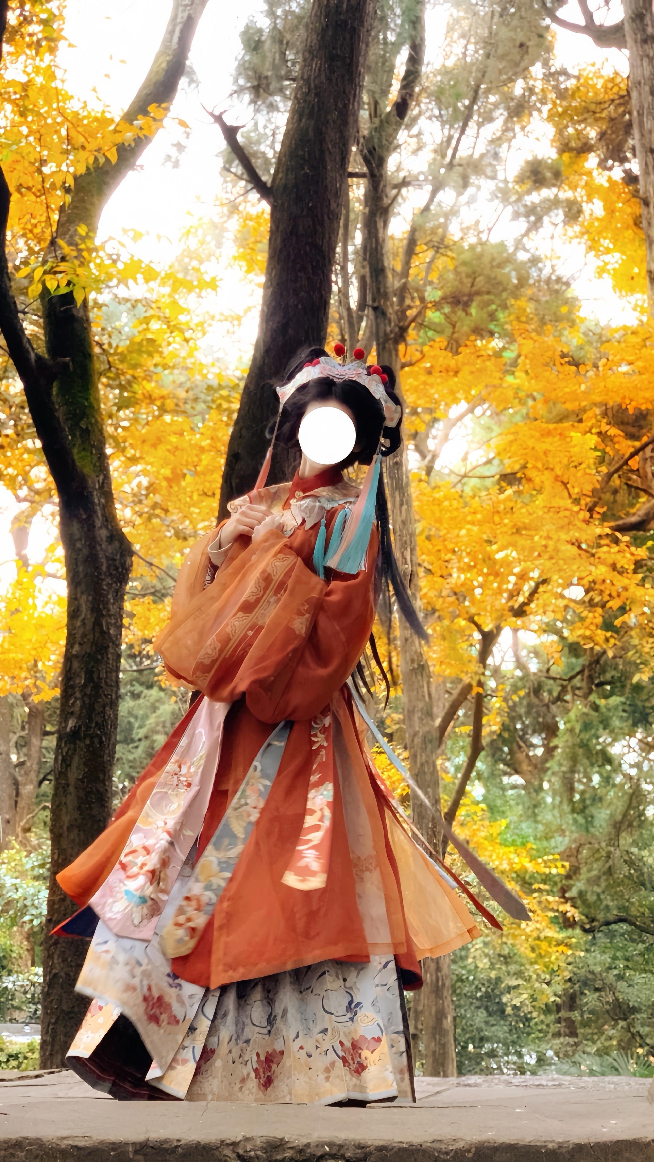 春知晓梦不却 恰似你我那年。