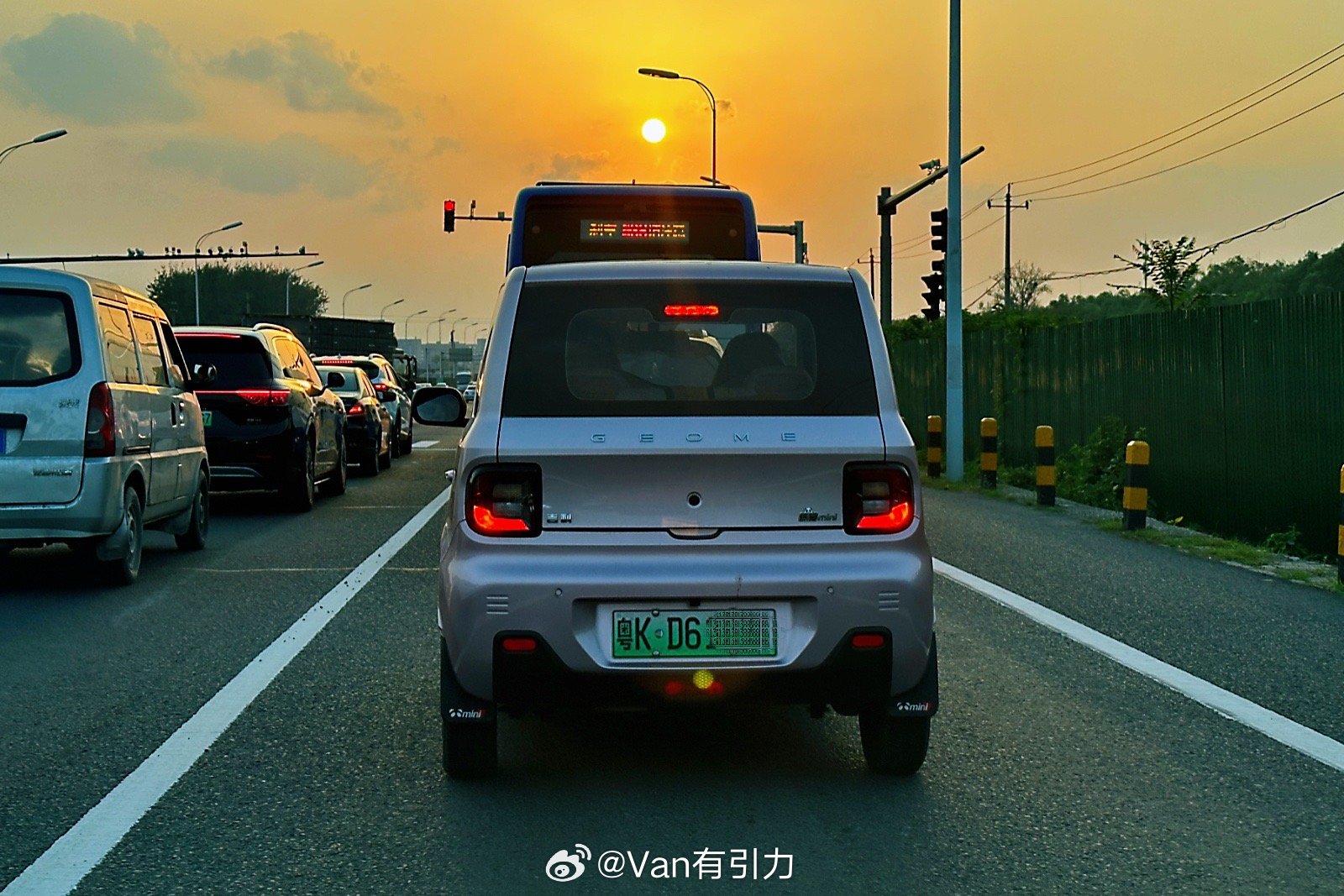 这小玩意儿居然是从广东开过来的？毅力惊人呐[good]新能源汽车随手拍  ​​​