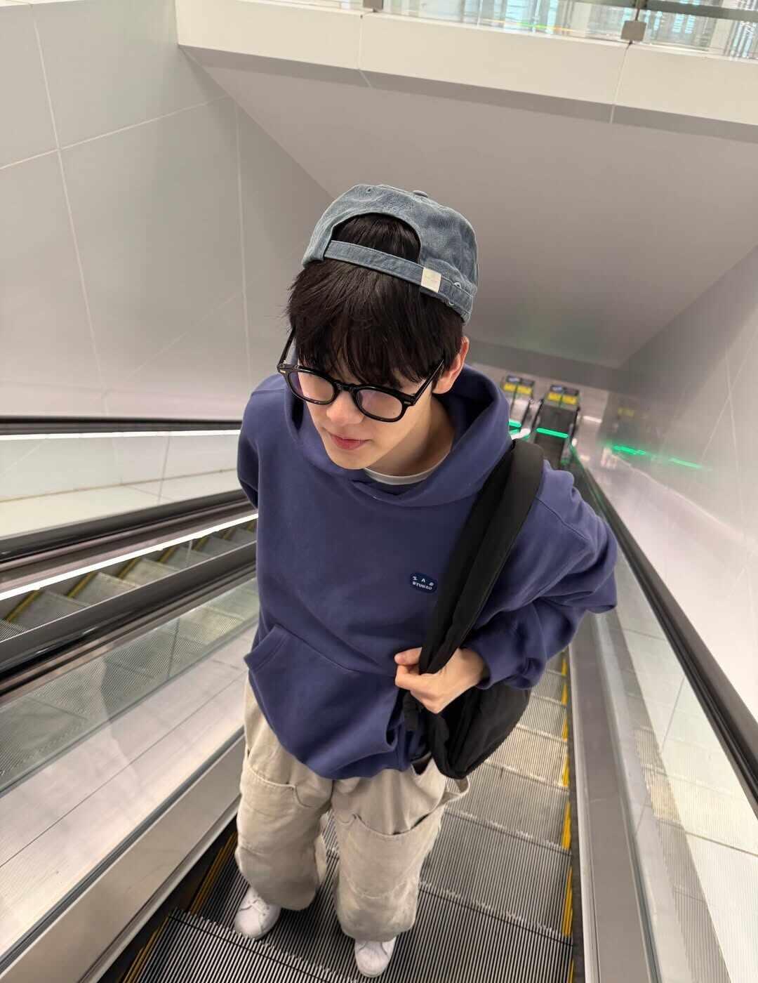 清纯男大
TXT 崔秀彬 机场穿搭 travel 少年感