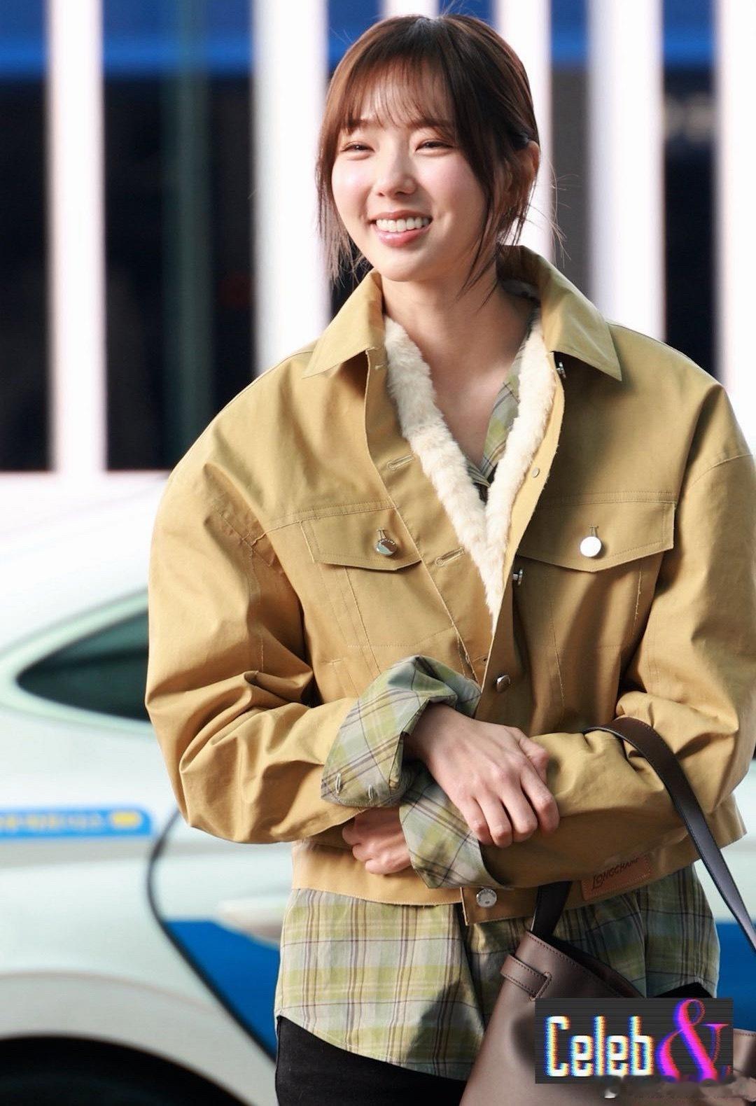 秀彬呐演员蔡秀彬仁川机场出发前往越南✈️ 