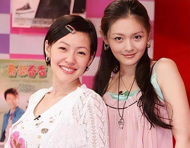 总感觉小S活在大S影子下，
明明小S也非常优秀，却一辈子都活在大S的光环下。
小