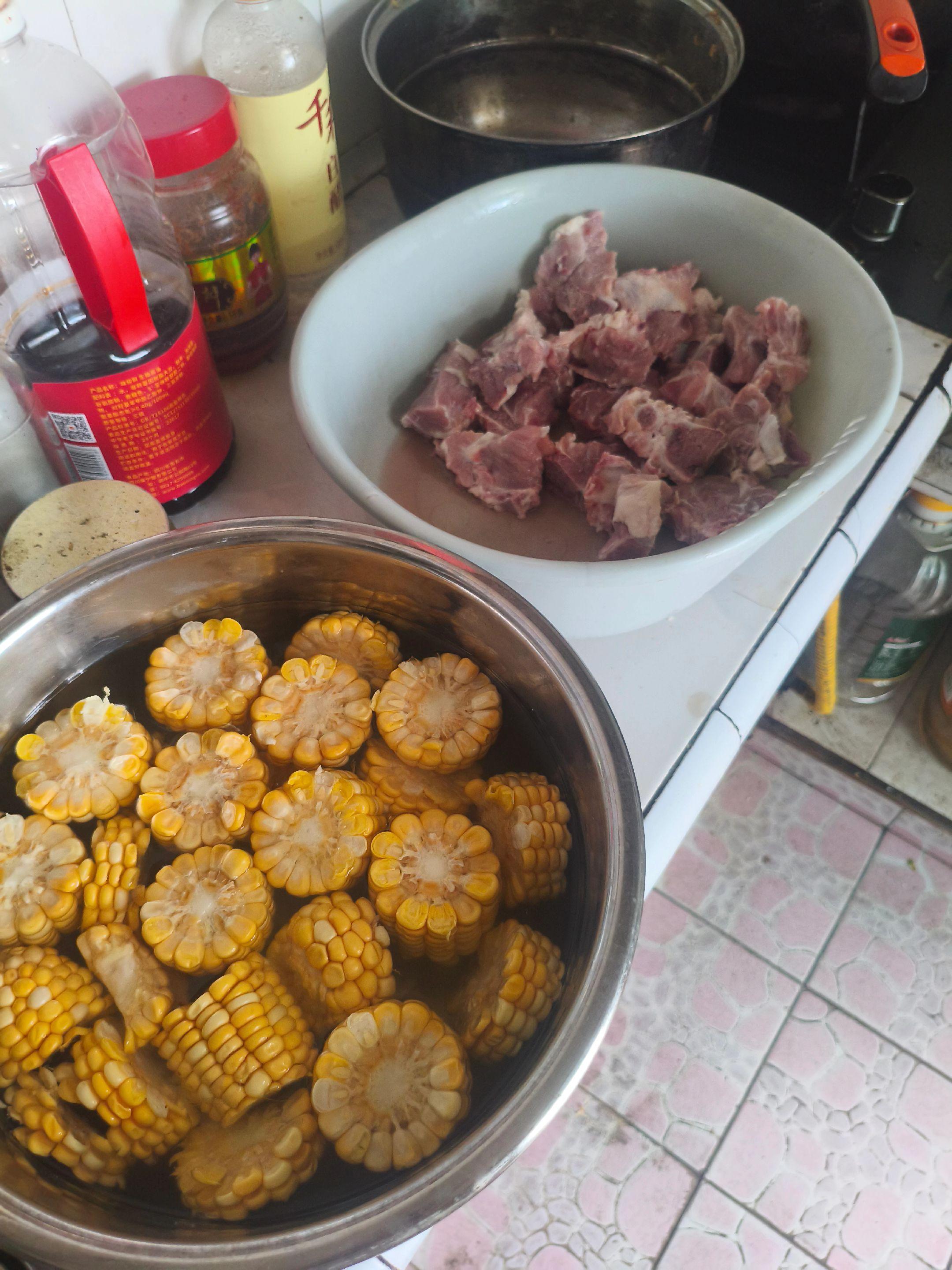 每天都要好好吃饭，热爱生活，热爱自己