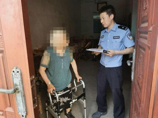 音乐节上的这位“蓝叔叔”有点帅，一首反诈说唱燃爆“出圈”

当反诈宣传遇上Flo