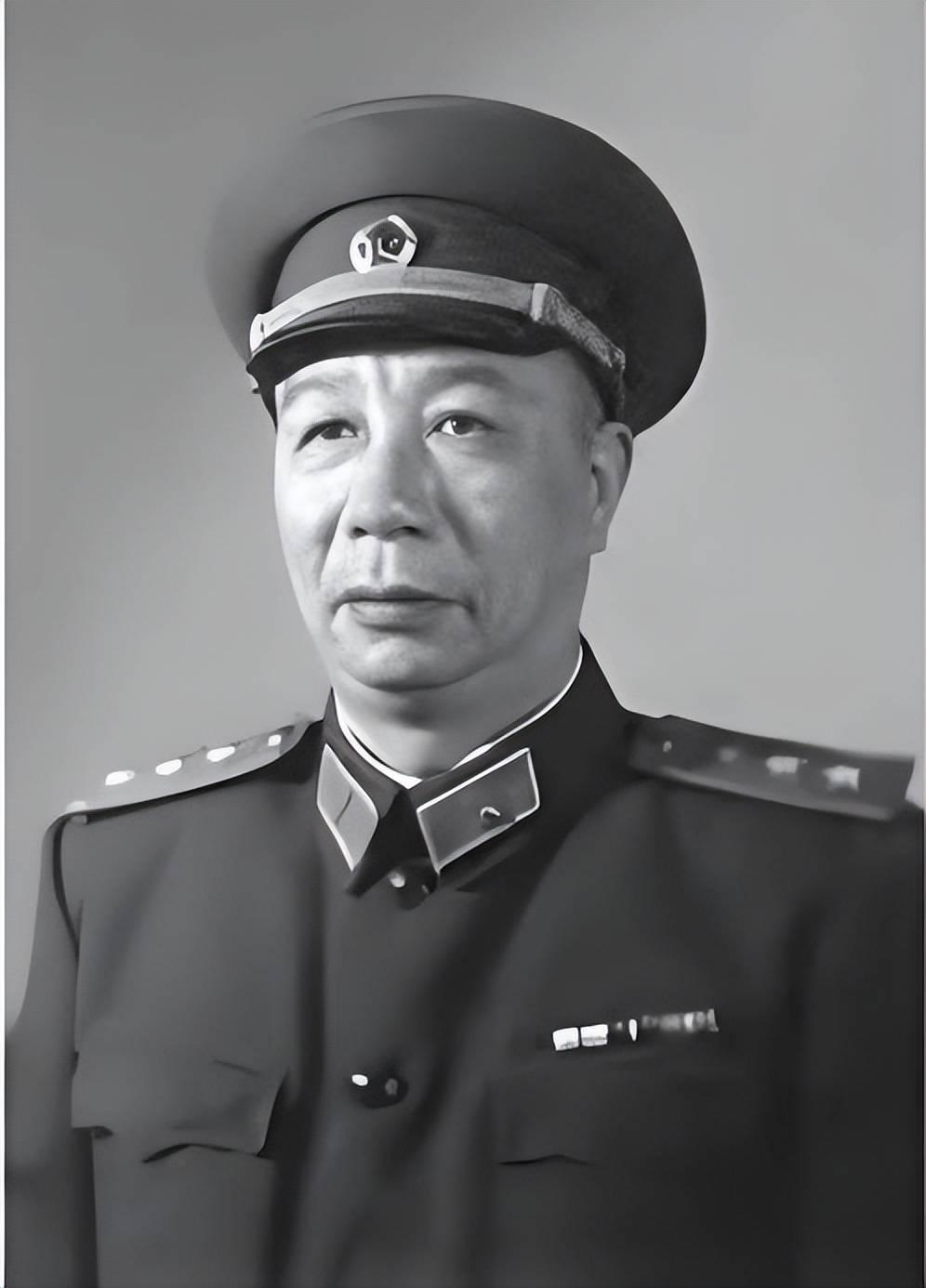 43岁任工程兵首任司令员，46岁授开国上将，传奇将军的跌宕一生
 
他43岁担任
