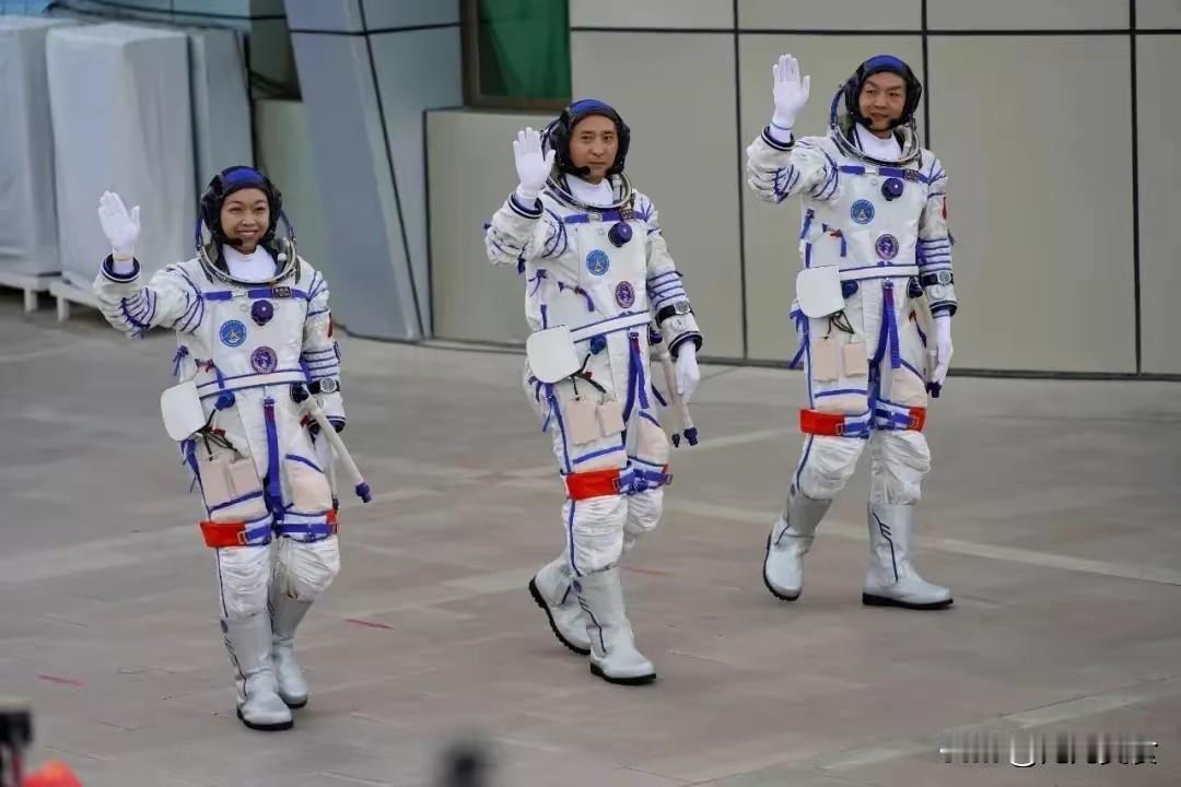 强地磁暴预警发布！中国空间站3名航天员，有人飞1年，有危险吗
 
2026年6月