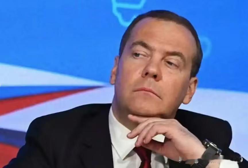 对于美国觊觎格陵兰岛，欧洲将如何做出反应，以及法国总统马克龙近日发表的言论。俄罗