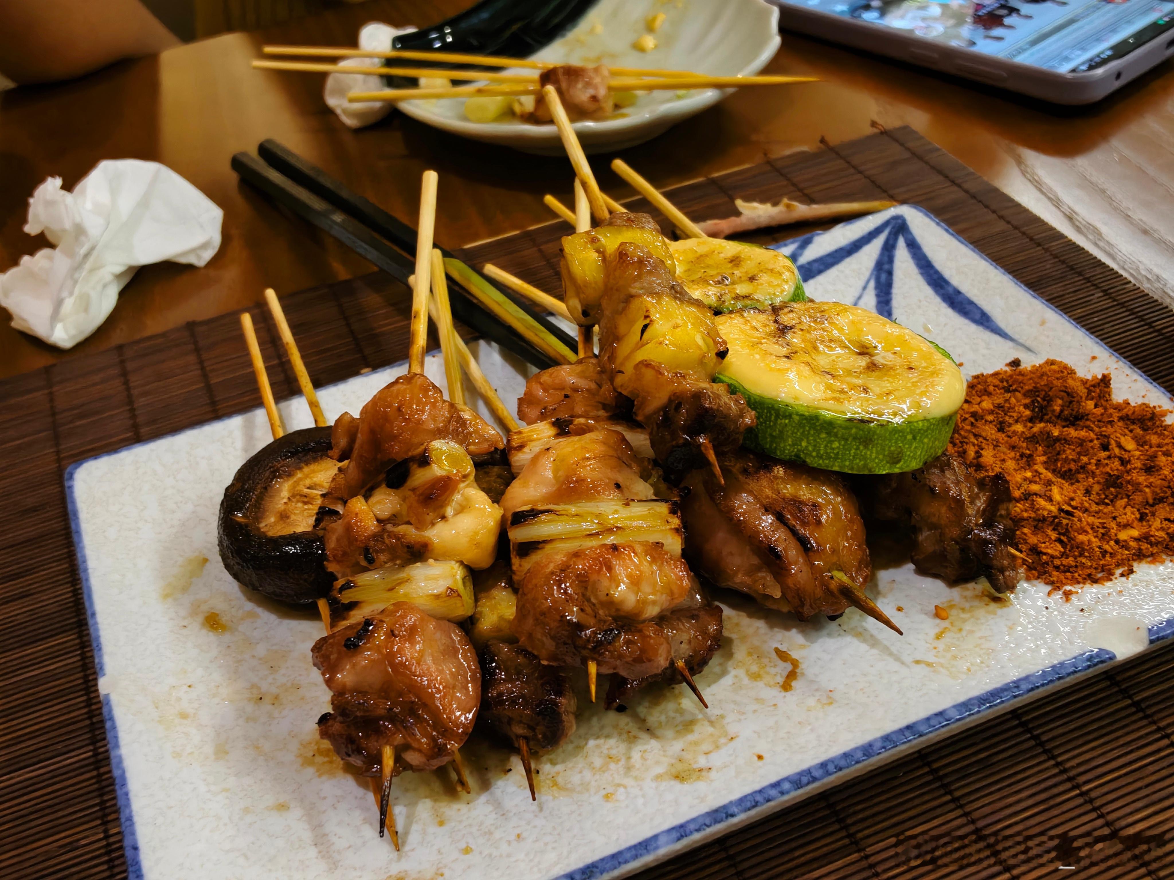 猛猛练完接下来就必须是猛猛吃吃个烧鸟自助牛肉+鸡肉还都是优质蛋白这不就又补上了嘛