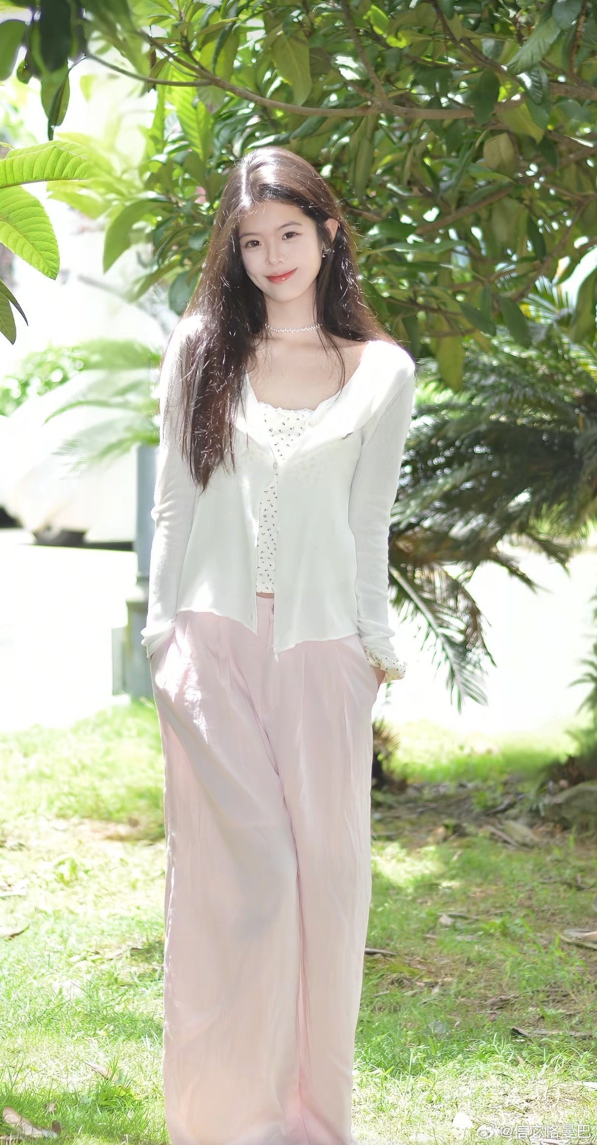 清纯甜美气质穿搭小姐姐