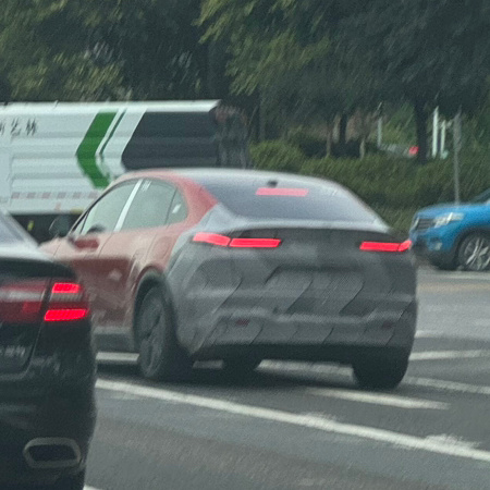 #随手拍车# 近期有意思的车  乐道测试车开的贼快  黑马还是挺帅的 ​​​