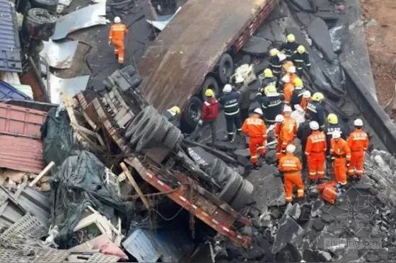 满载烟花货车发生事故引发爆炸

近日，一辆满载烟花的货车在运输途中突发事故，导致