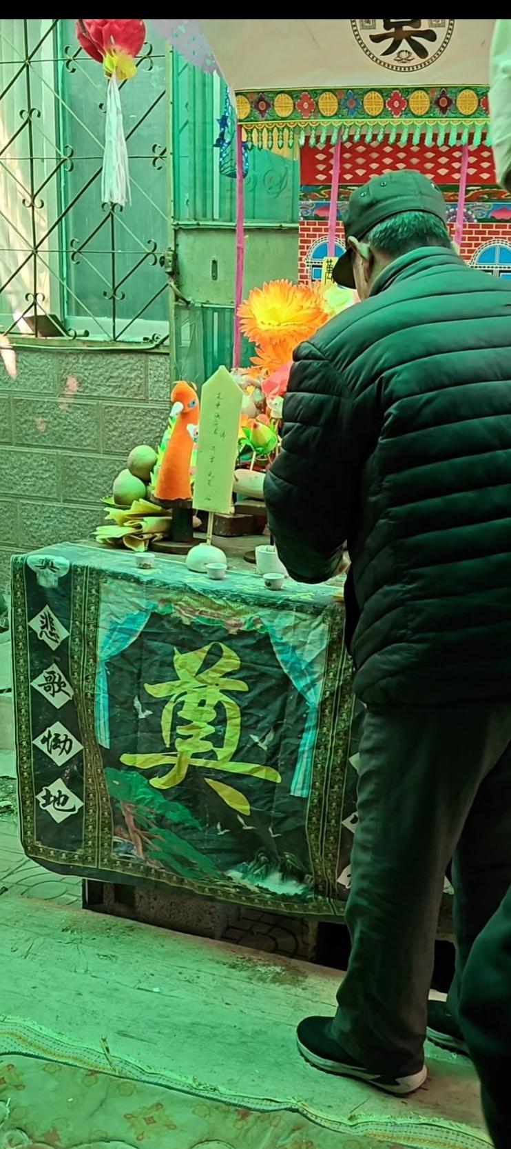 我堂哥走了，非常突然，让所有听到消息的亲人都蒙了，因为年轻，因为没有想到，才63