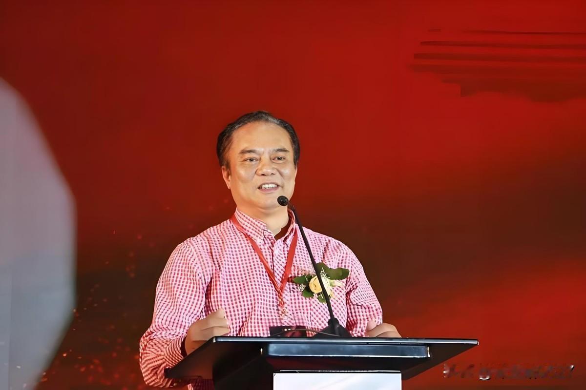什么长期主义，都他妈是“逼上梁山”。
《教父》里有句话，花半秒钟看透事物本质的人