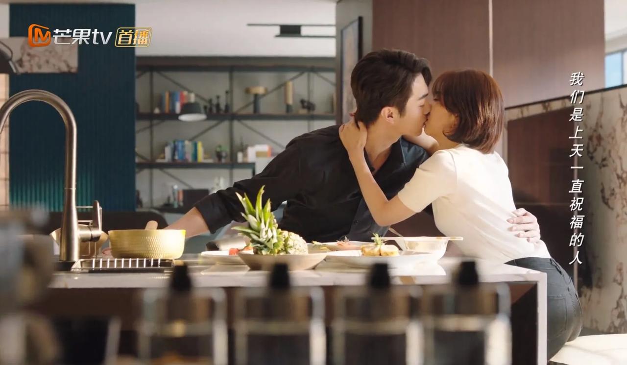 《你比星光美丽》许凯演的韩廷，和他以往演的角色如出一辙，装得不能再酷的那种霸总，