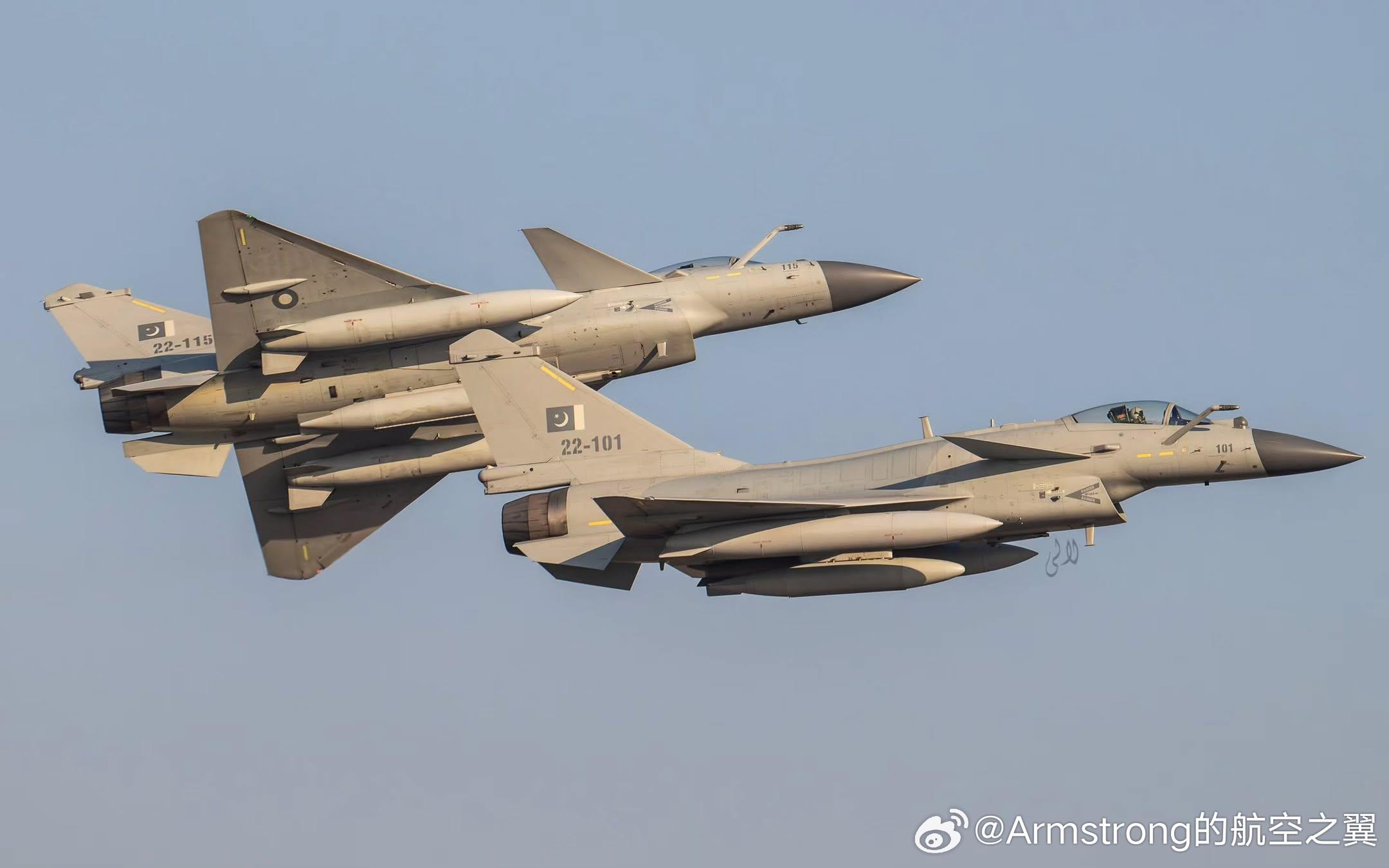 伊斯兰堡上空的歼-10CE 