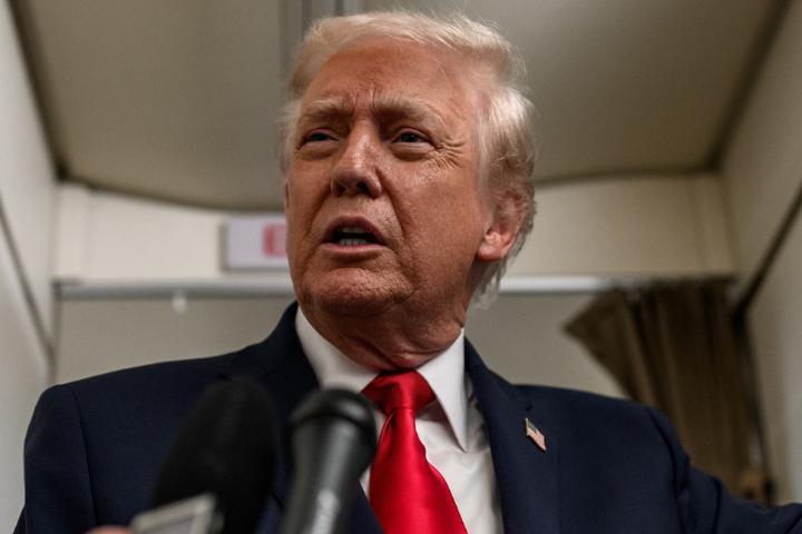 神秘声波让马杜洛护卫呕血倒地！川普证实美军突袭动用秘密武器

梅花新闻网 邱启霖