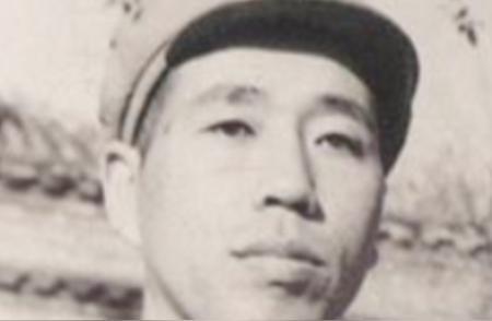 1943年，有位八路军营长受重伤，治了整整一年，动了7次手术，伤情还是没好转。上