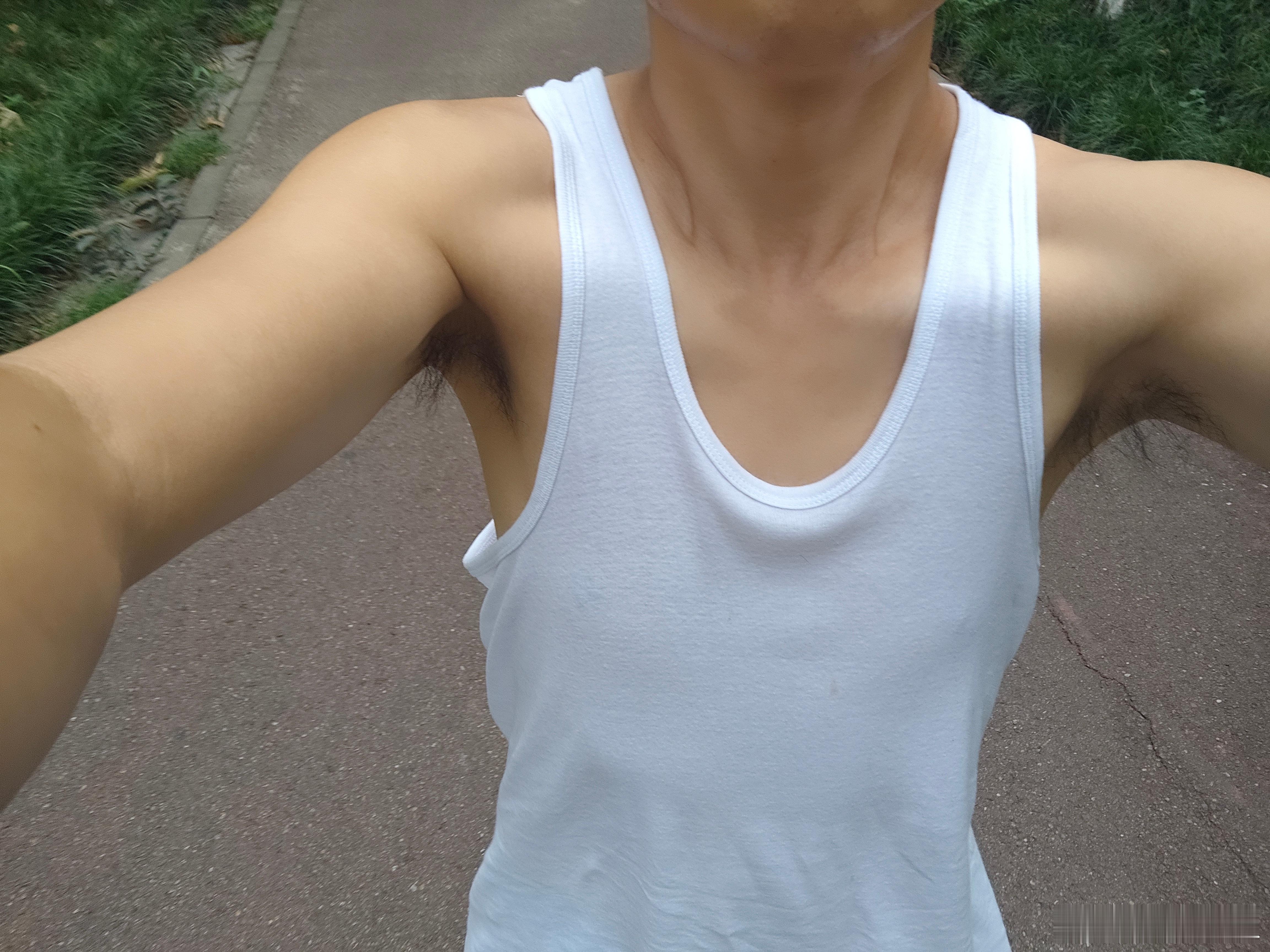 周六又可以出去浪了，今天要去的芦苇荡我很喜欢，一大早起来准备露餐，继续瘦身！ ​