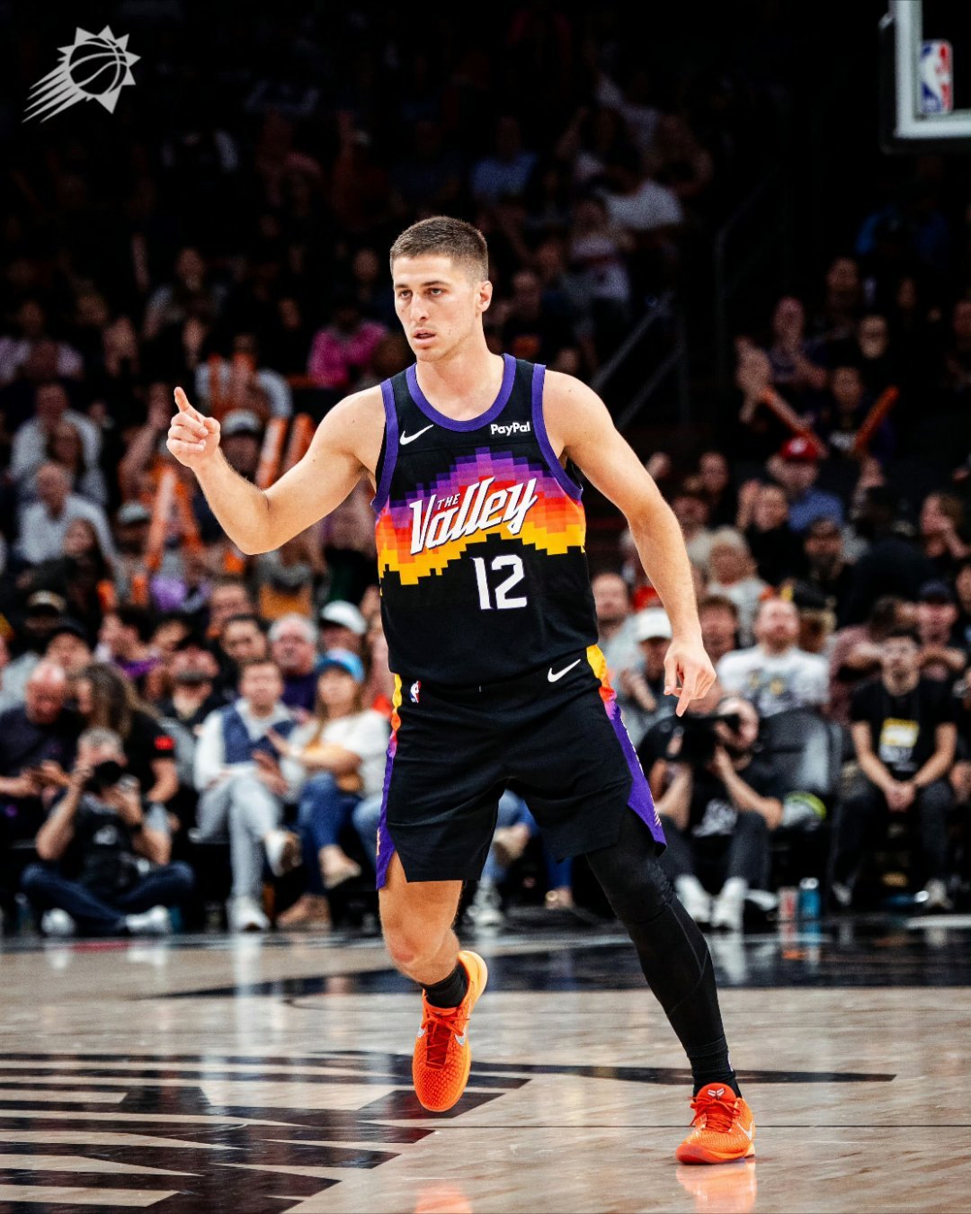 布克的甩锅球，在鸡皮手下活生生成了一记三分助攻黄蜂vs太阳