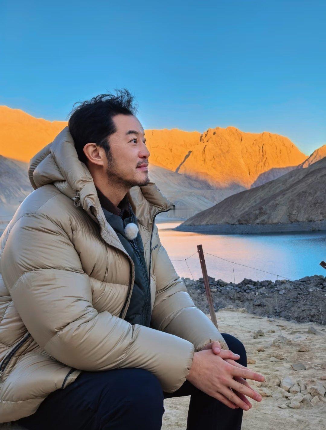 沙溢在新疆录制跑男时的一条动态，分享了喀什·盘龙古道途中的景色和自己的感想：“请
