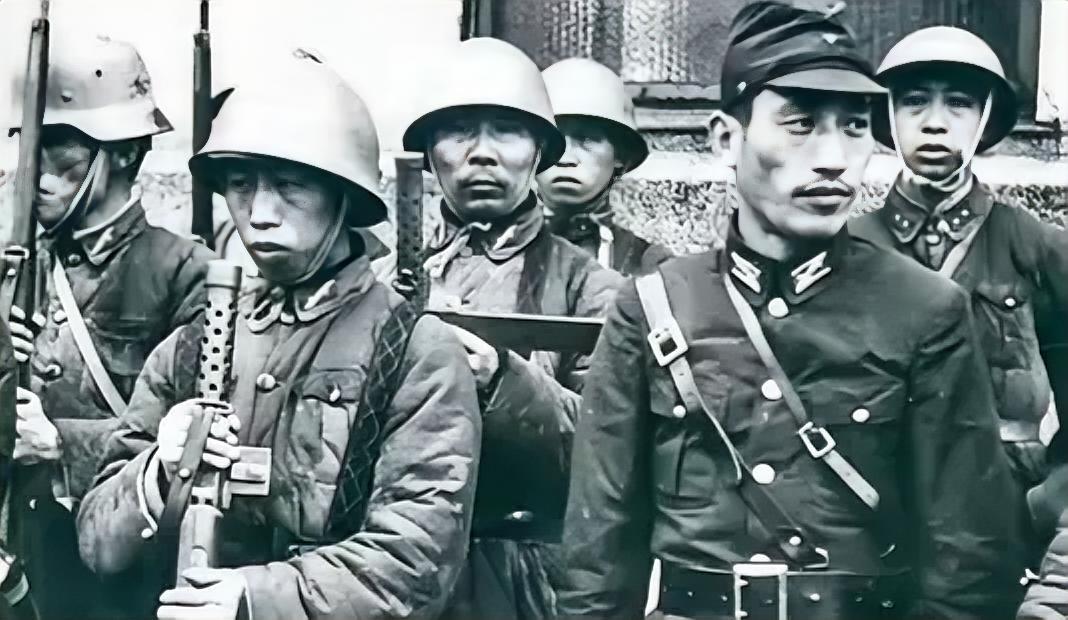 1944年正月，天寒地冻，伪军把一个奄奄一息，光着身子的少女扔在河边的乱石堆上。