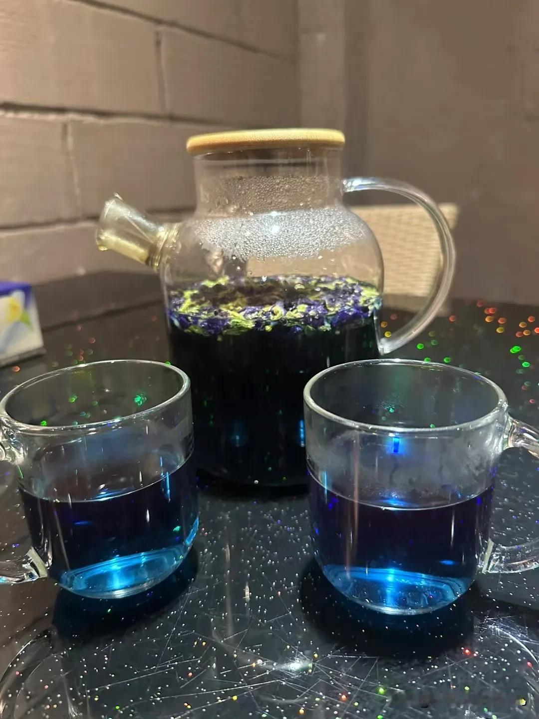 今晚主题是颜色碰撞💥
这是茶和汤，敢喝吗？[偷笑]