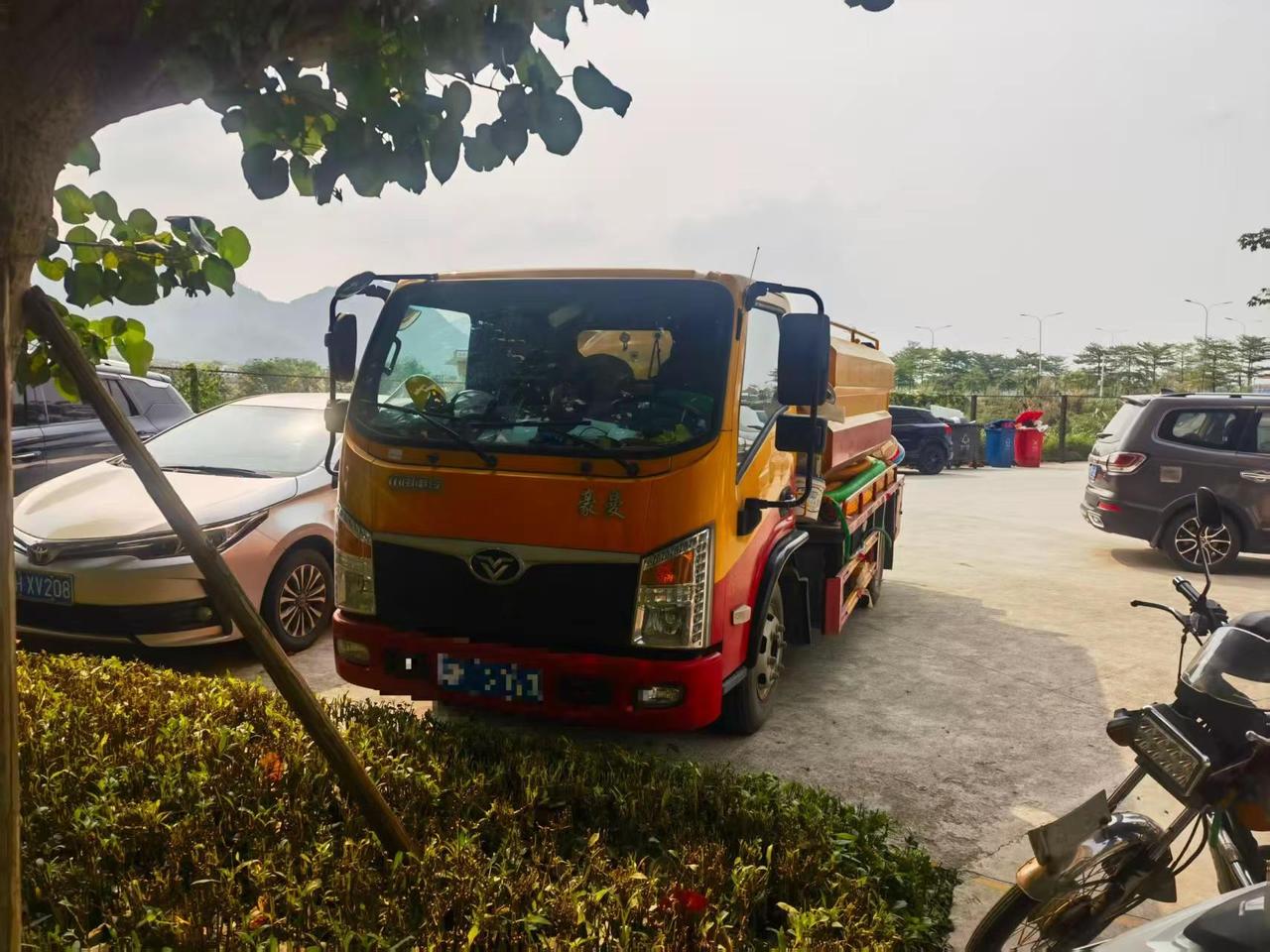 中国重汽蓝牌两用车:2024年7月份，国六，4+2能下地库，6档变速箱，品孚21