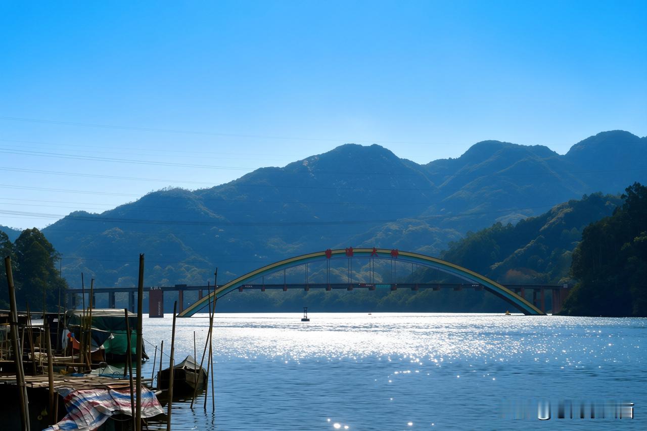 奔赴山水之间，邂逅岭南风情
  英西峰林自驾 此次粤北之行，从英德峰林启程，喀斯