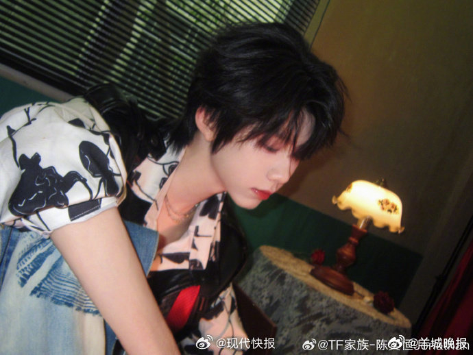 【TF四代官方纪录片即将发布，你最期待谁的成长故事？】官宣即将发布TF家族四代练