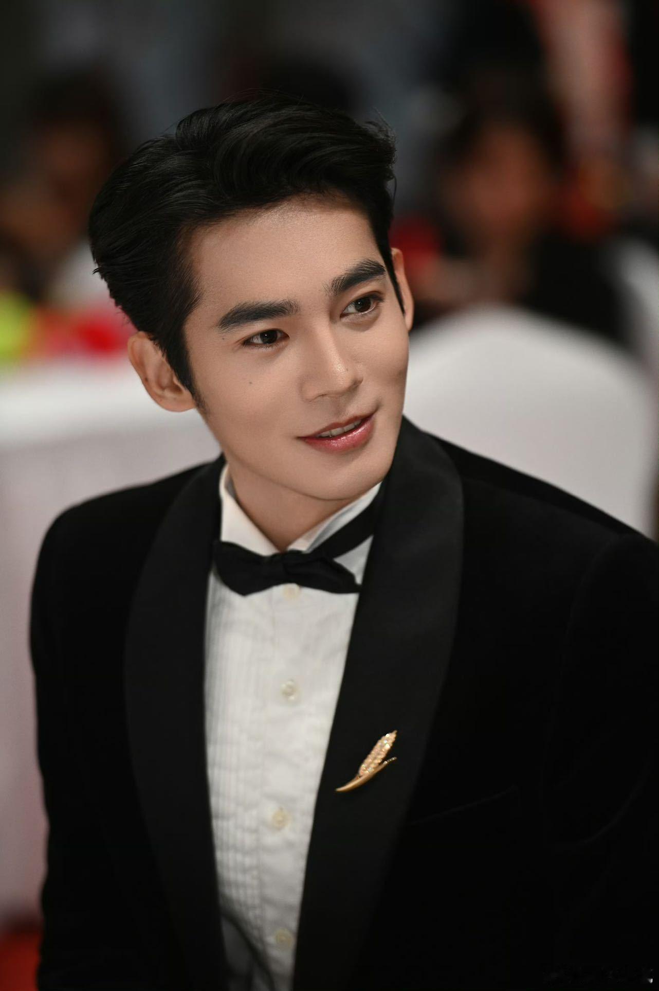 于适90后首位且唯一飞天视帝提名 于适，90后唯一飞天奖优秀男演员提名！巴太的鲜