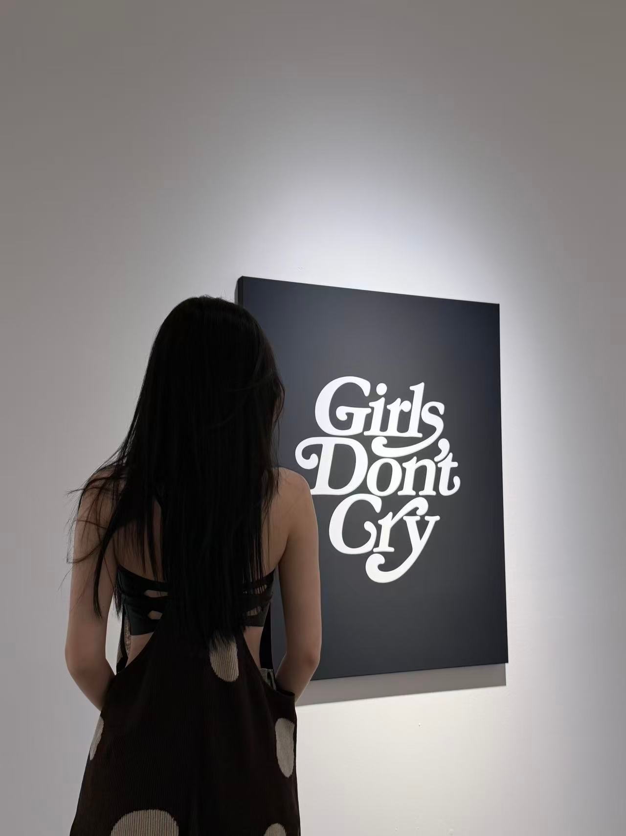 虞书欣Lisa打卡同一美术展Lisa虞书欣同款打卡地Lisa在ins晒照，竟然和