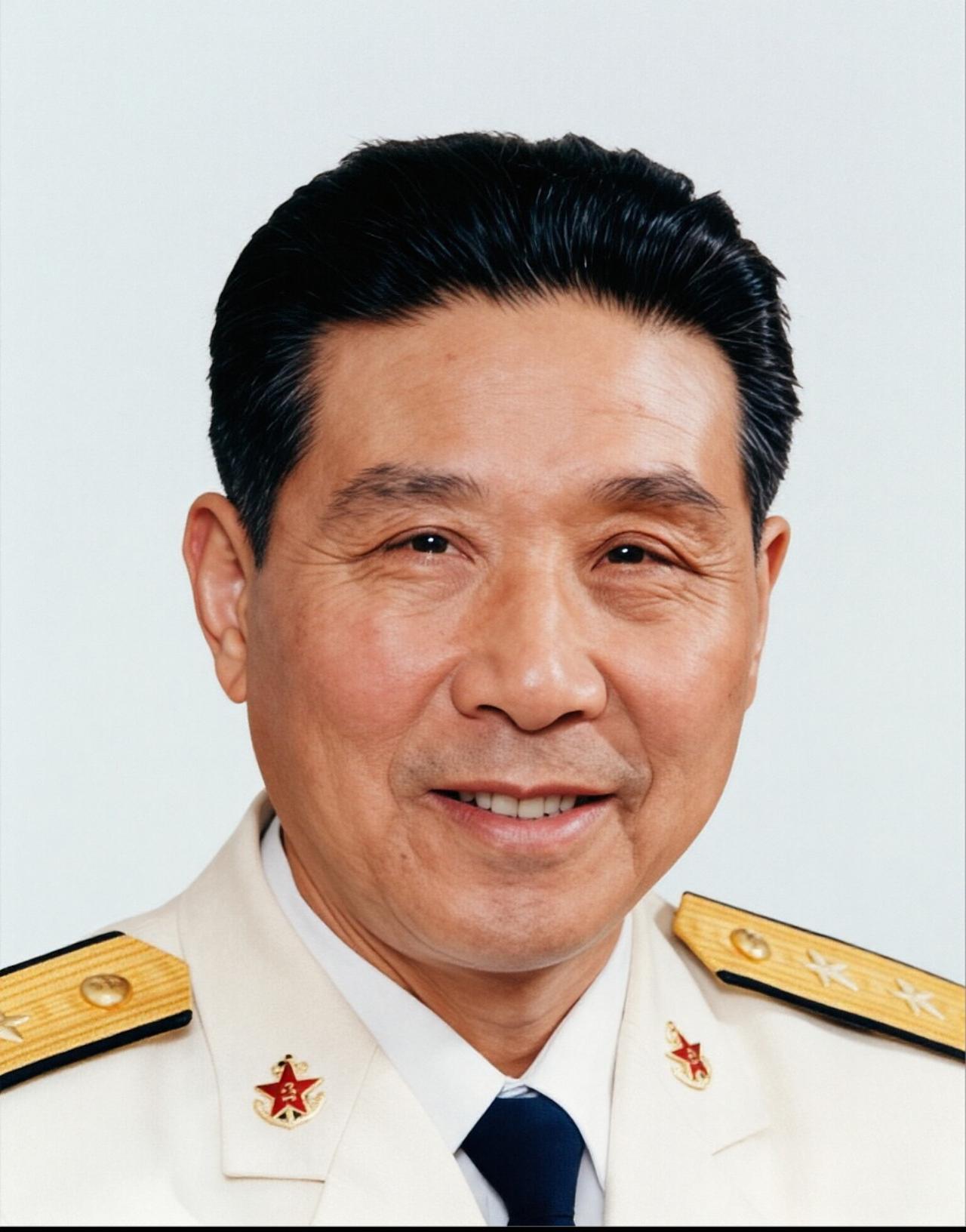 36岁任许世友的秘书，61岁成为中将，63岁任海军政委，享年96岁