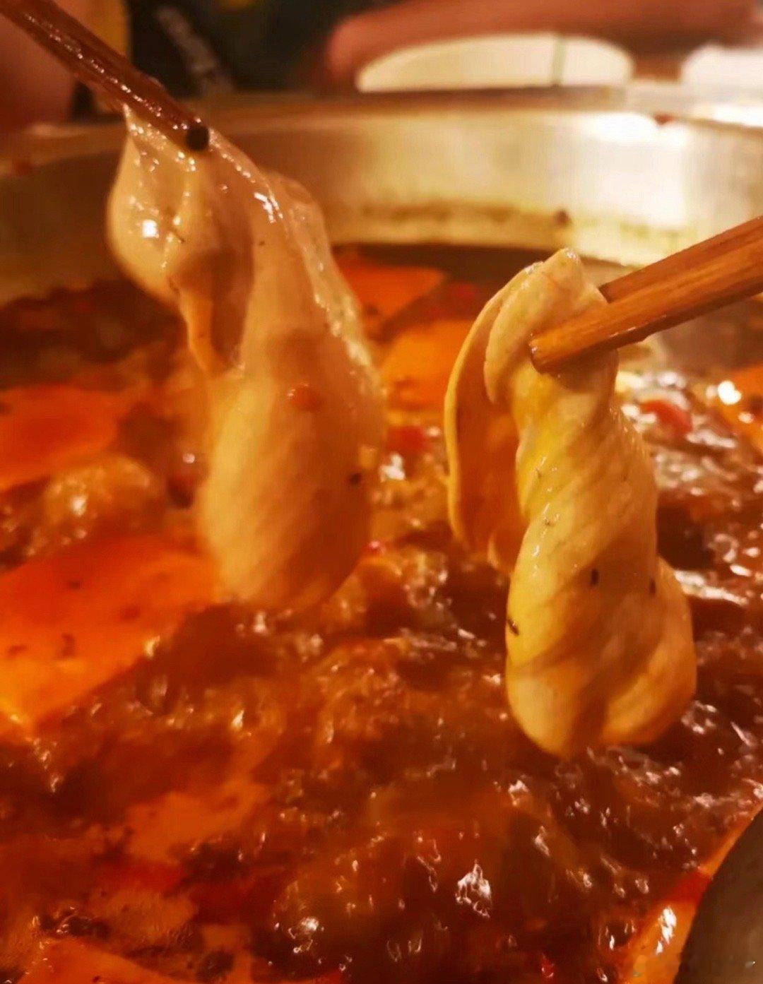 突然觉得还差点什么，是哦，还差一条水更[偷笑]（除开美食推荐和广子之外的内容的喜