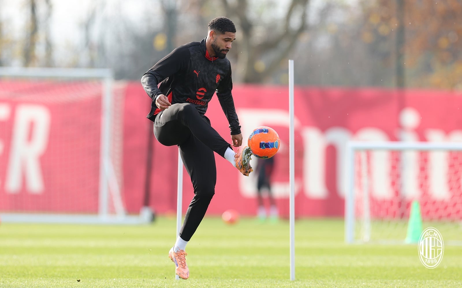 【训练组图】 🔴⚫️ 马不停蹄开启新的一周训练备战。💪🏻sempremil