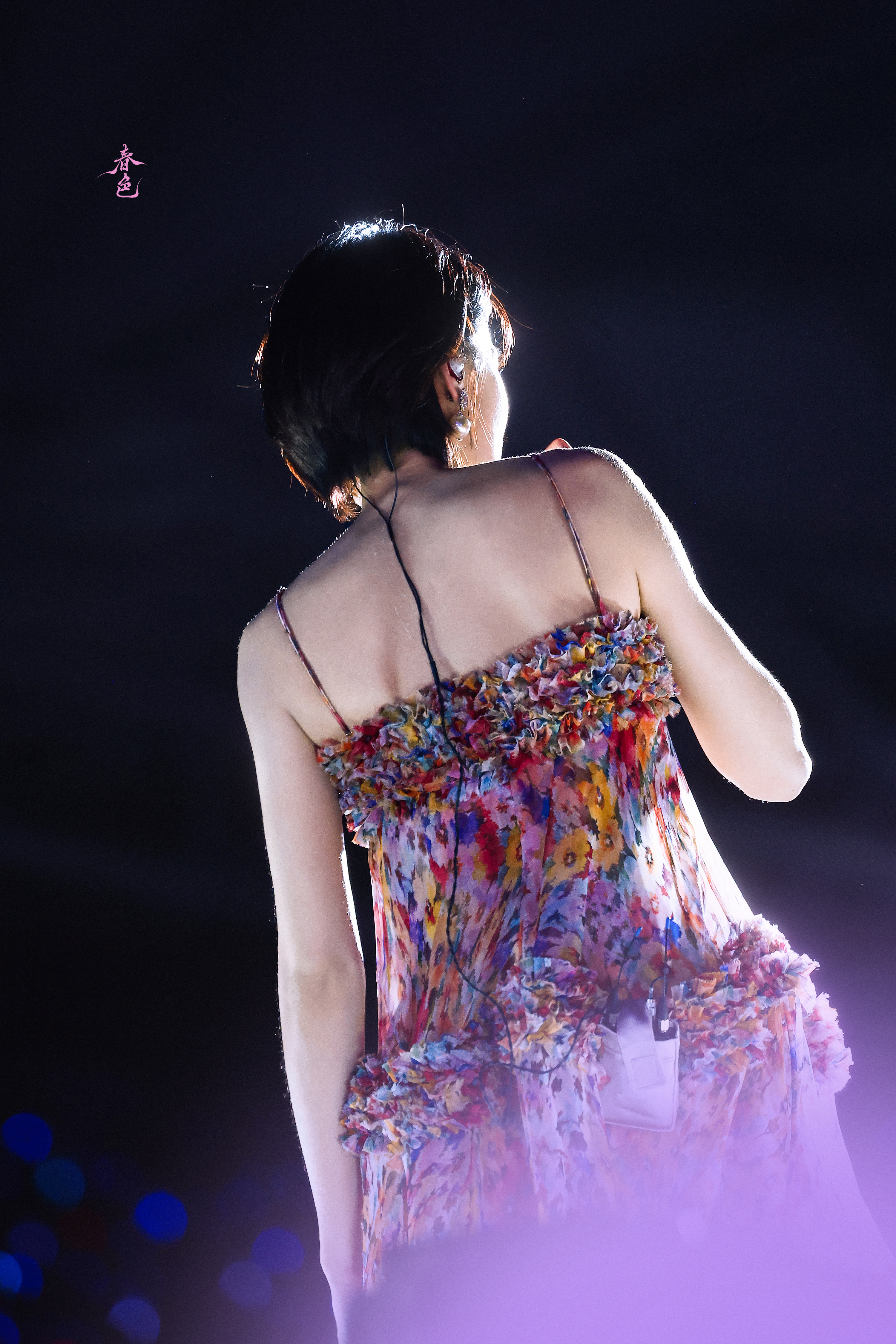 曾沛慈碎花吊带裙完美美貌，完美嗓音世界上咋有如此完美之人